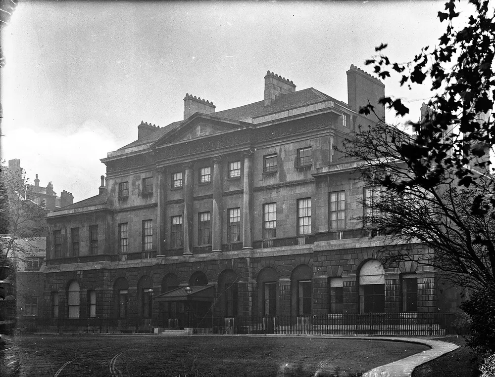 Lansdowne House skyline